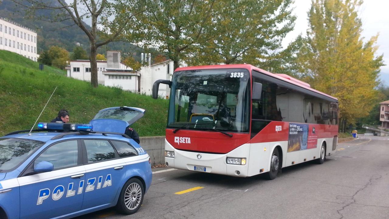 Studentessa investita dal bus alla fermata