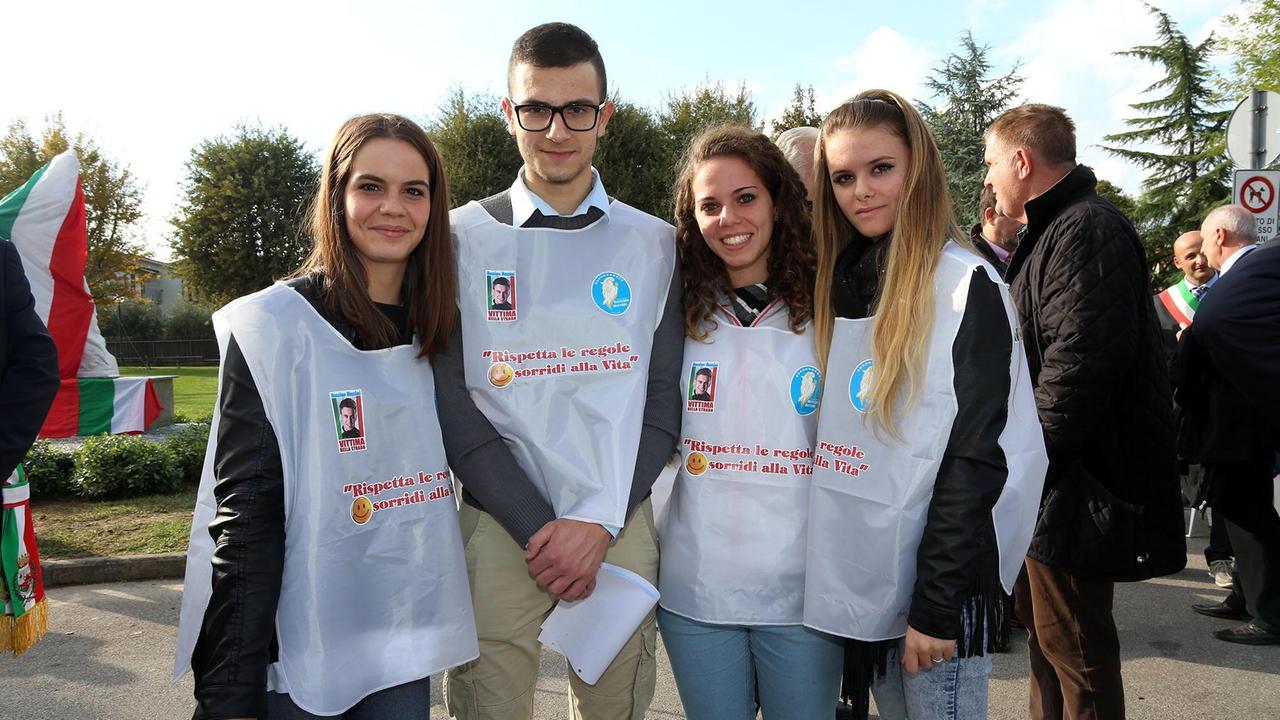 Alcuni giovani dell'Associazione Massimo Massimi Onlus (Foto Nucci)
