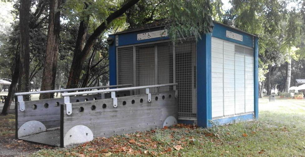Per avere un wc pubblico non bastano 14 anni 