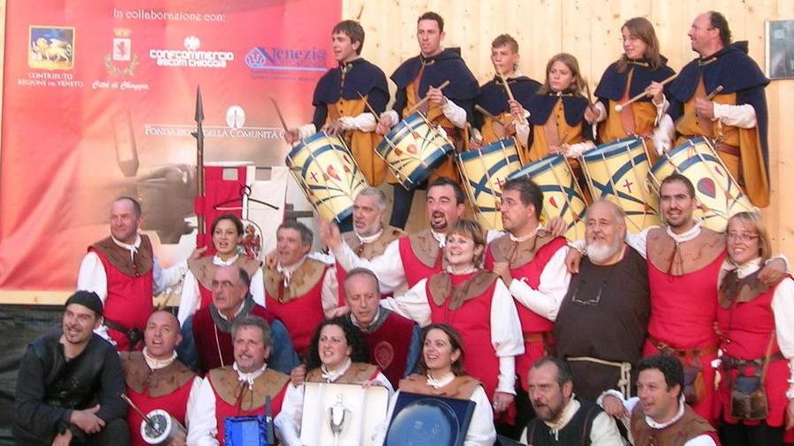 Domenica ricca tra balestre volterrane e marroni a Rivalto