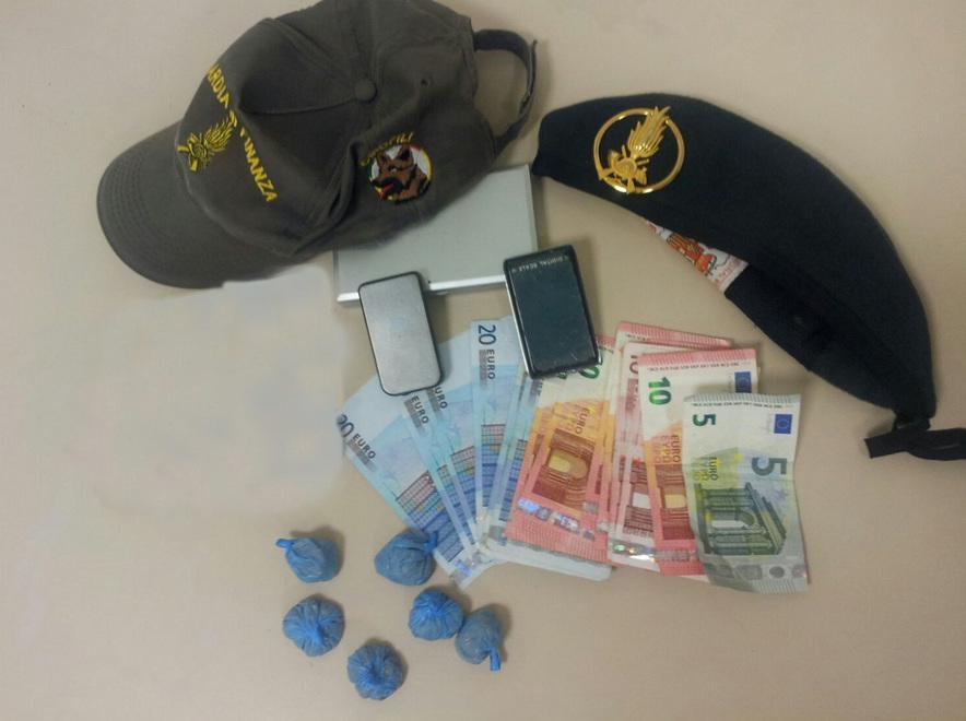 Arrestato corriere dell’eroina aveva con sé oltre 30 grammi
