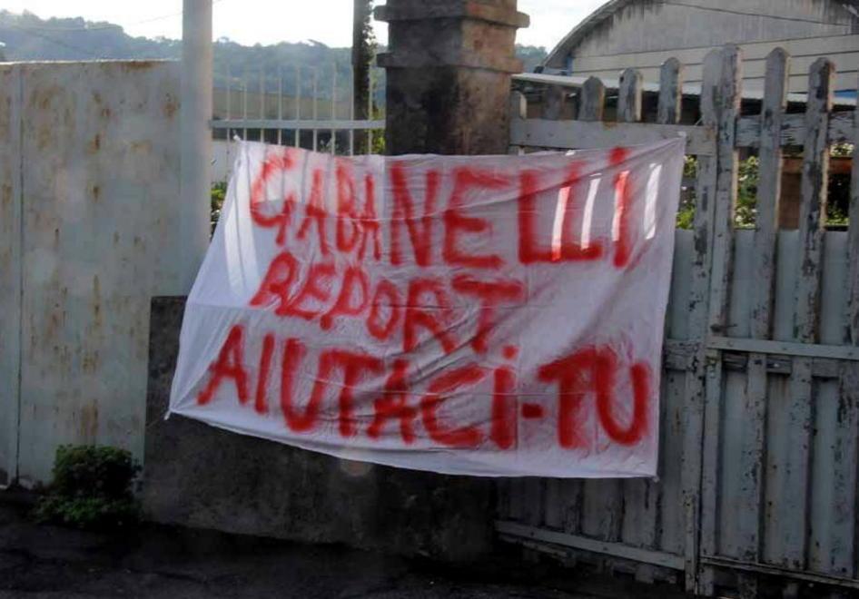 Albiano sfila e blocca il traffico 