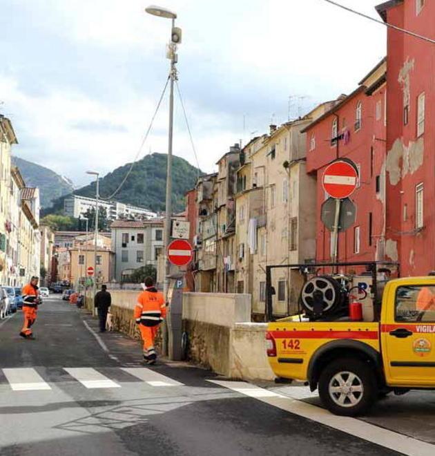 Carrara, ore 12 allarme alluvione a 142 decibel 
