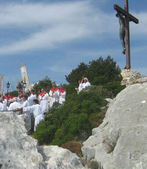 Oggi i riti religiosi per la festa del Cristo sul monte Tuttavista