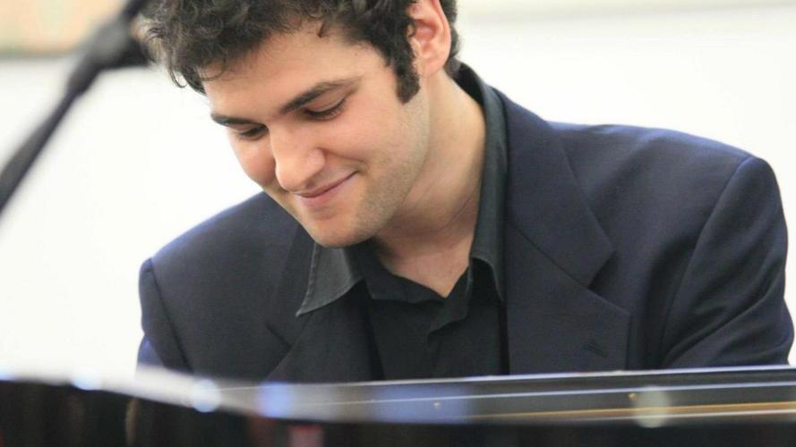Viaggio in musica da Liszt a Ravel con il piano di Federico Nicoletta