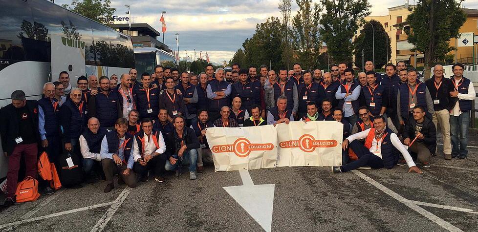 Tutti in pullman alla fiera, il regalo d’un imprenditore di Ponsacco 