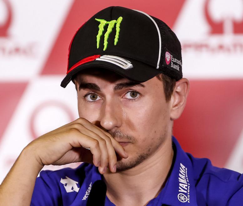 Marquez trionfa, Lorenzo rosicchia 7 punti a Rossi 