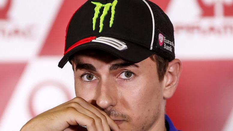 Marquez trionfa, Lorenzo rosicchia 7 punti a Rossi