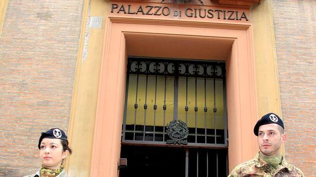 Autorizzazioni e nuovi indagati