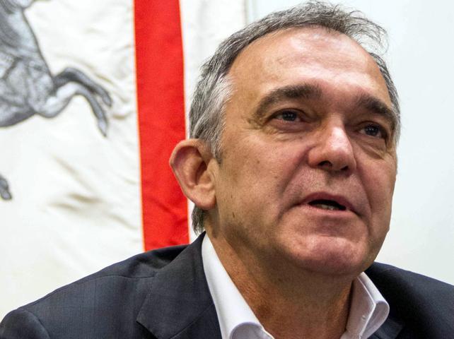 Rossi: "Sì alle unioni civili". E posta un bacio tra ragazze