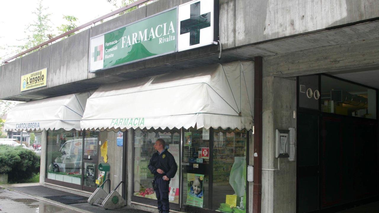 Rapina alla farmacia di Rivalta, derubata anche una cliente