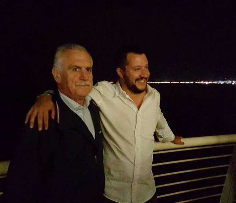 L’ex sindaco fa la corte a Forza Italia e Lega 