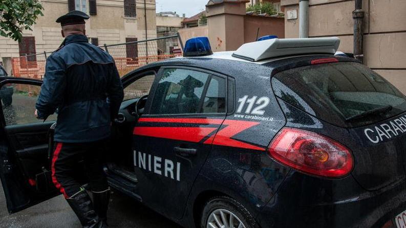 Truffa dello specchietto moglie e marito in manette
