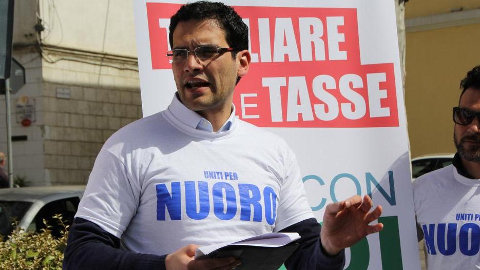 Rifiuti, la polemica sui costi Saiu: «Soddu come Bianchi»
