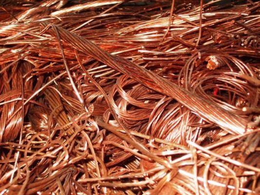 Rubano nove chilometri di cavi elettrici di rame 