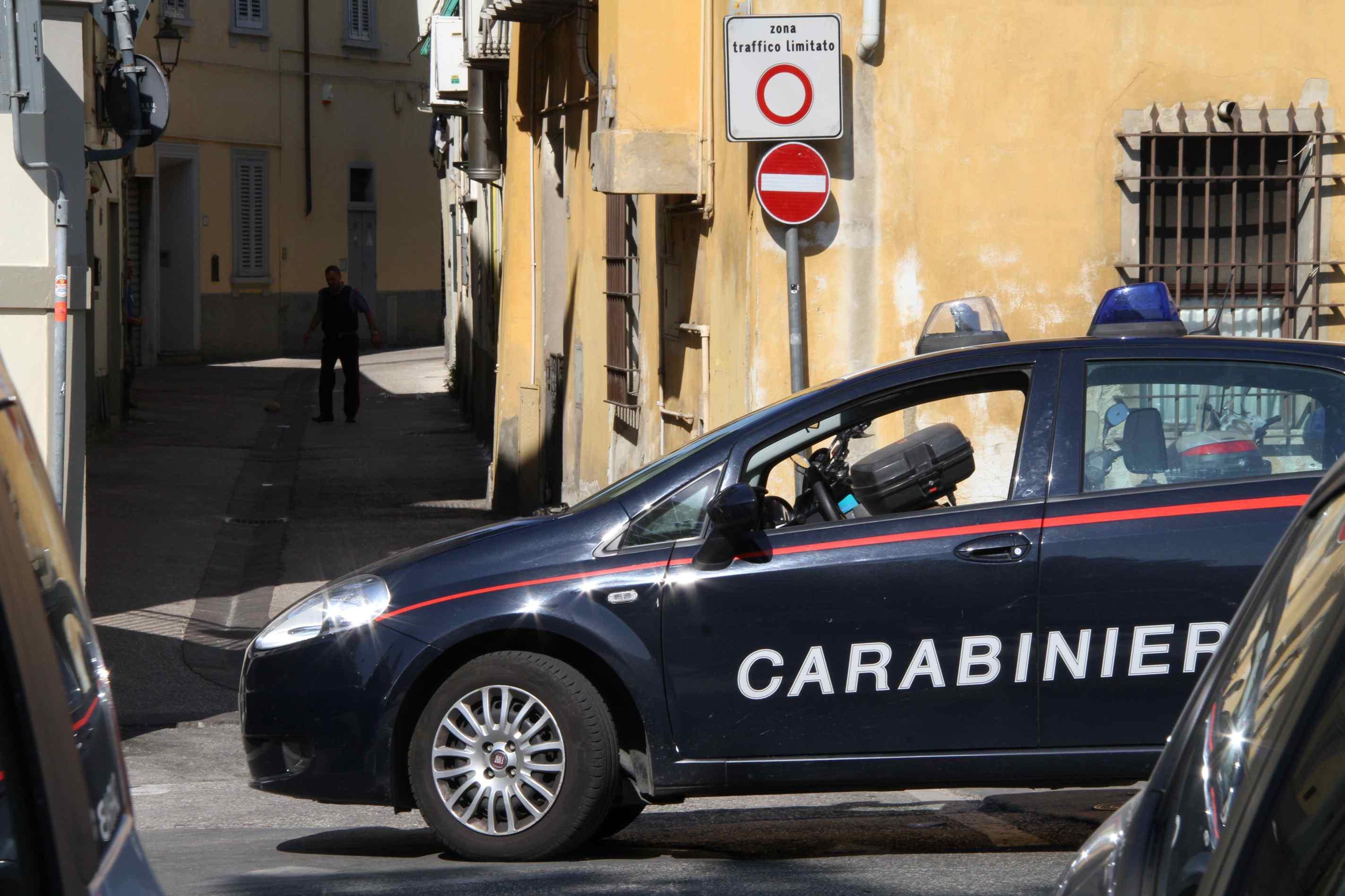 Una pattuglia dei carabinieri (archivio)