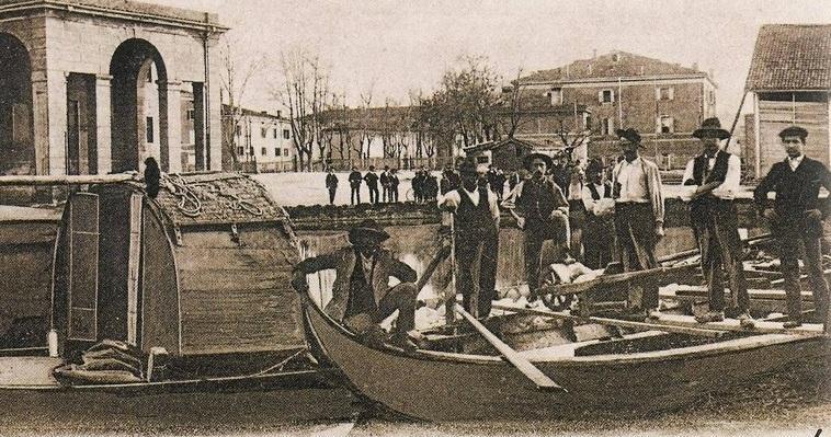Storie di barche, di canali e dell’acqua miracolosa venduta dal dottor Moreali 