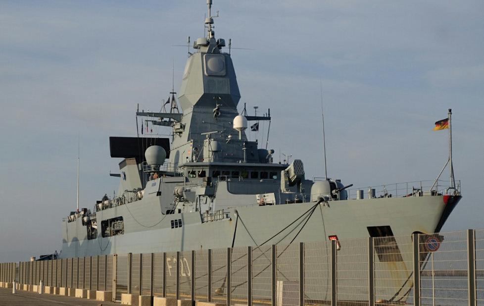 Trident, polemica sulle navi al porto 