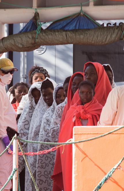 Arrivo dei migranti tra perplessità, pietà e chi vede il profitto 