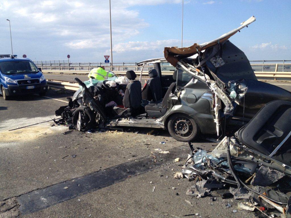 Incidente sul ponte della Scafa a Cagliari (foto Mario Rosas)