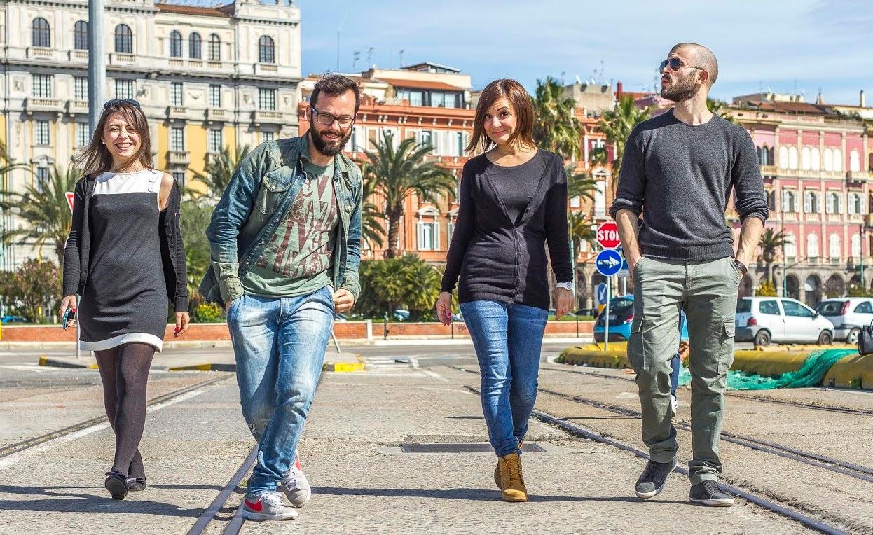Cinzia Carta, seconda da destra, con il team di Glaamy
