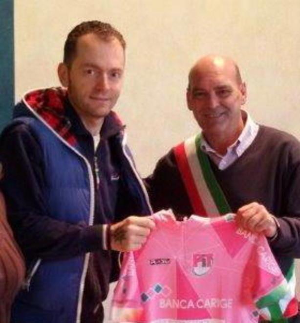Fabio Nari premiato in Comune a Pietrasanta