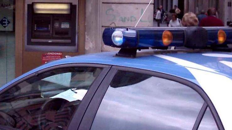 Ruba i soldi del bancomat Guardia giurata nei guai
