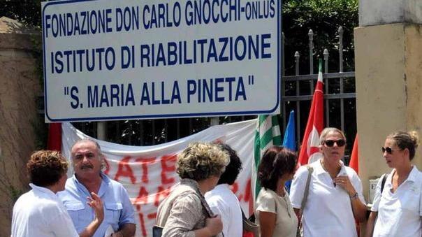Assemblea e lungo presidio per il contratto di lavoro