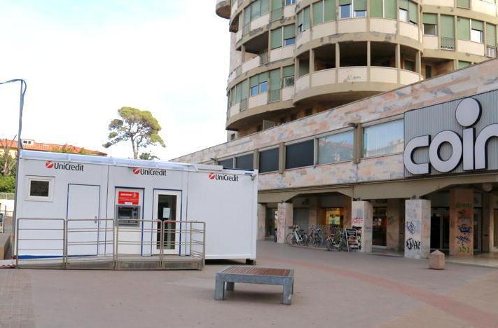 Sparisce il serbatoio da piazza Attias
