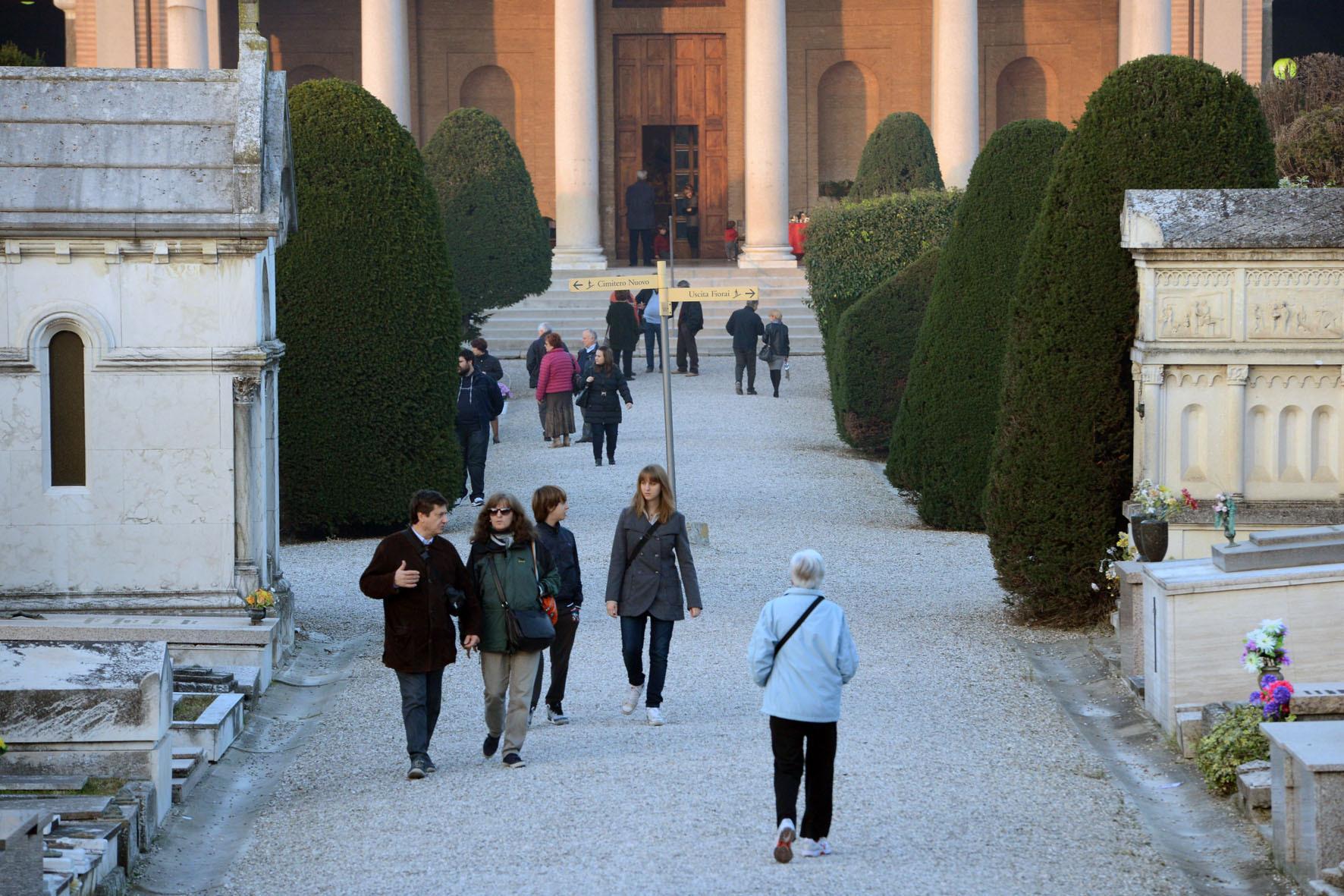 Il cimitero di San Cataldo di Modena: la parte monumentale