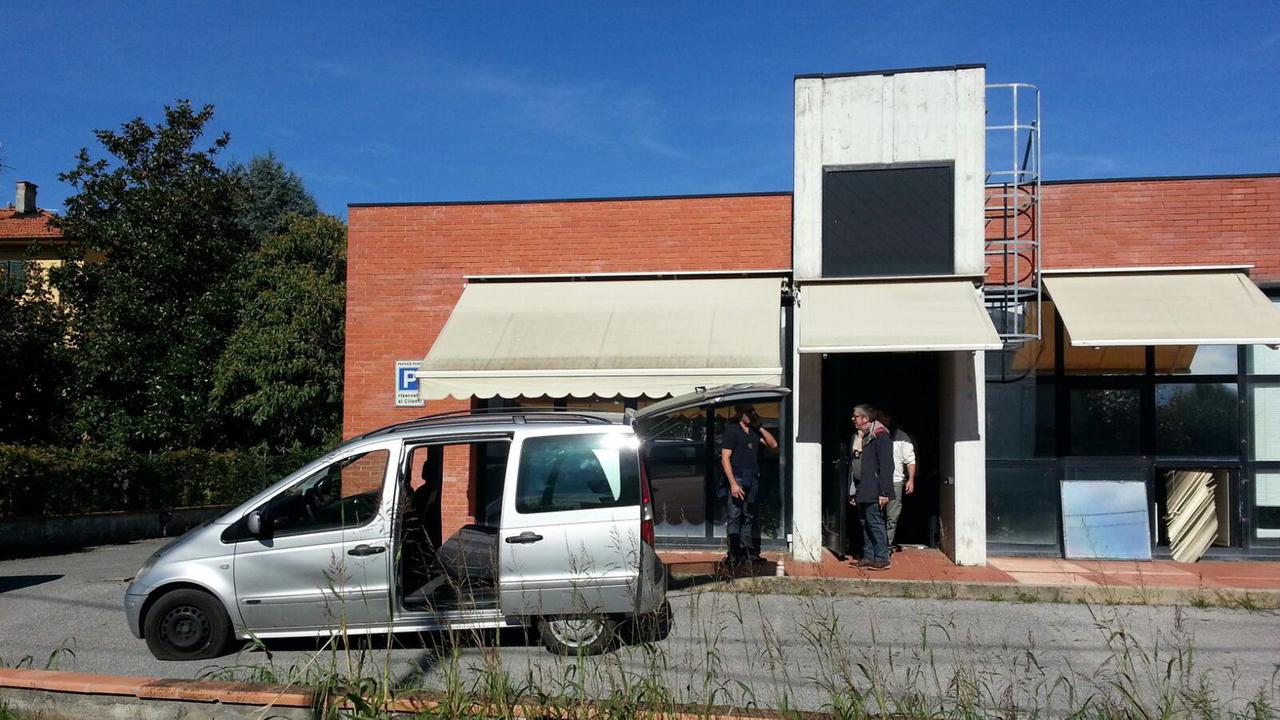 "Fermi tutti, polizia", il blitz degli agenti della mobile in un video