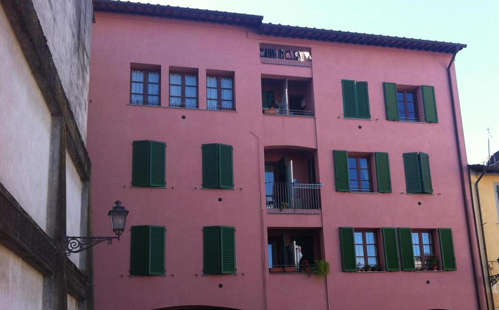 Palazzo senza luce e gas per i debiti condominiali 