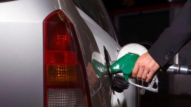 Stop ai furbetti della benzina «Controlli sui prezzi dichiarati»