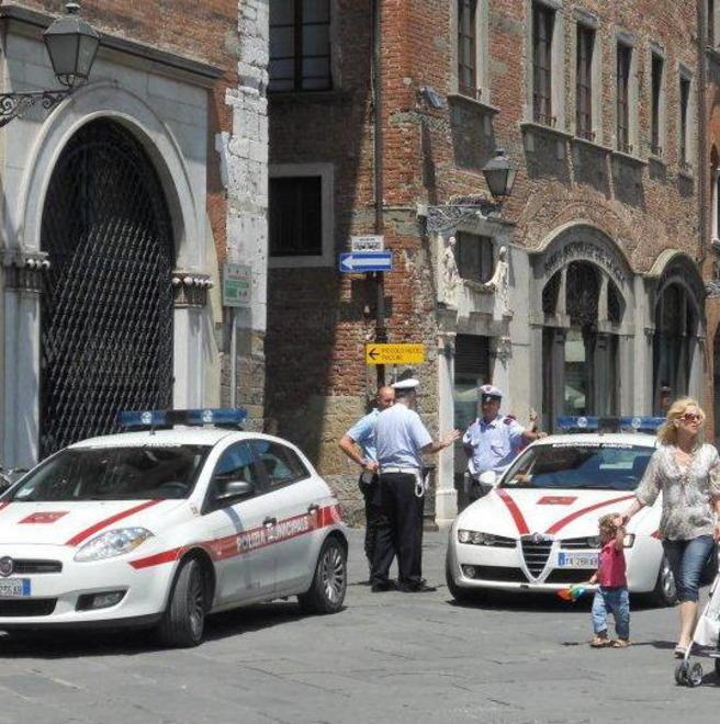 Abusivi e irregolari, è tolleranza zero 