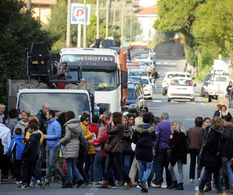 Tre giorni in strada contro la ditta Costa 