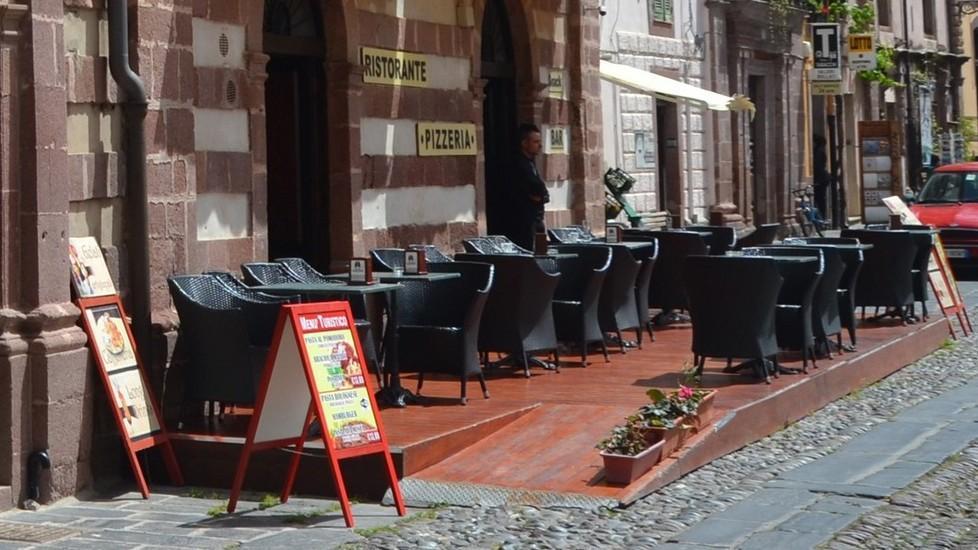 Dal Tar stop a tavolino selvaggio, il Comune vince causa con un bar 