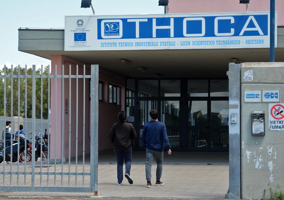 Accoltellò una compagna, assolto perché immaturo 