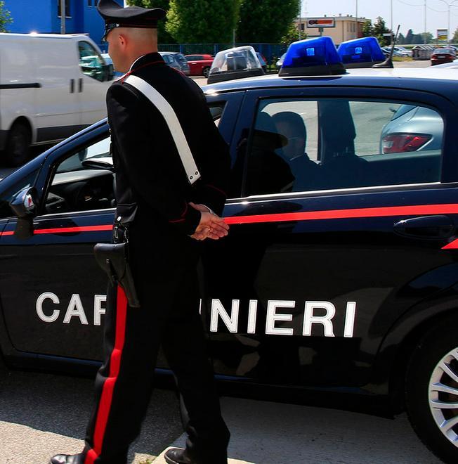 Tenta una rapina: picchiato e arrestato