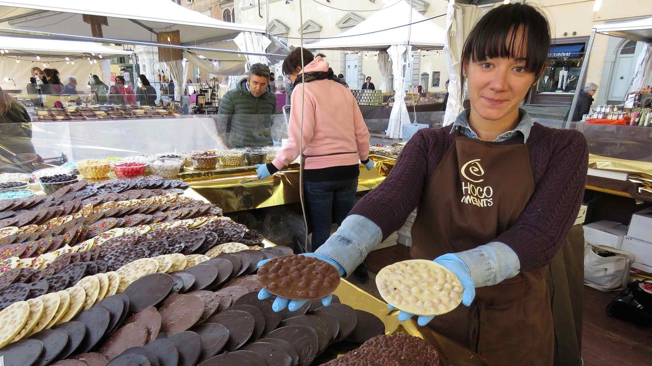 Uno stad di "Un Prato di cioccolato" in piazza Duomo (foto Batavia)