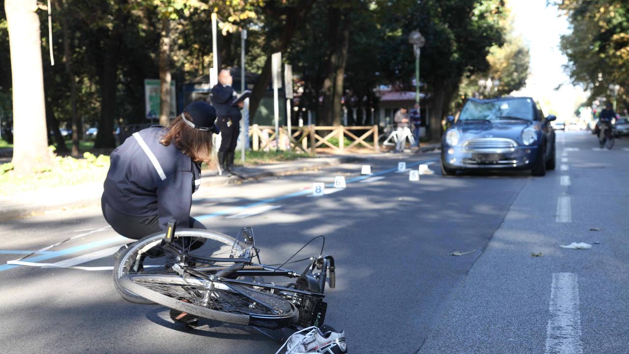 I rilievi dell'incidente in via Marco Polo (foto Ciurca/Paglianti)