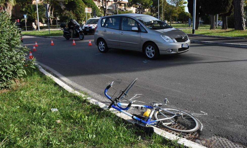 Paura per un ciclista ieri in città