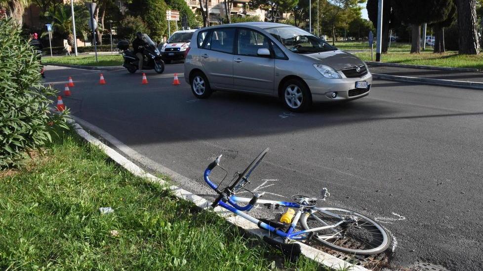 Paura per un ciclista ieri in città
