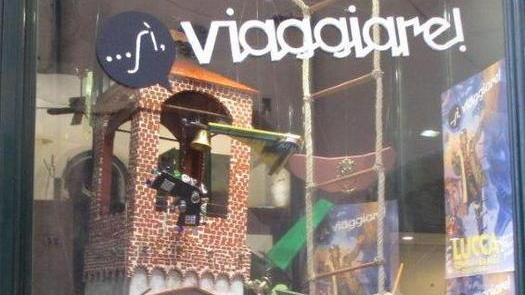 Verso il festival fra scuole chiuse e vetrine allegre