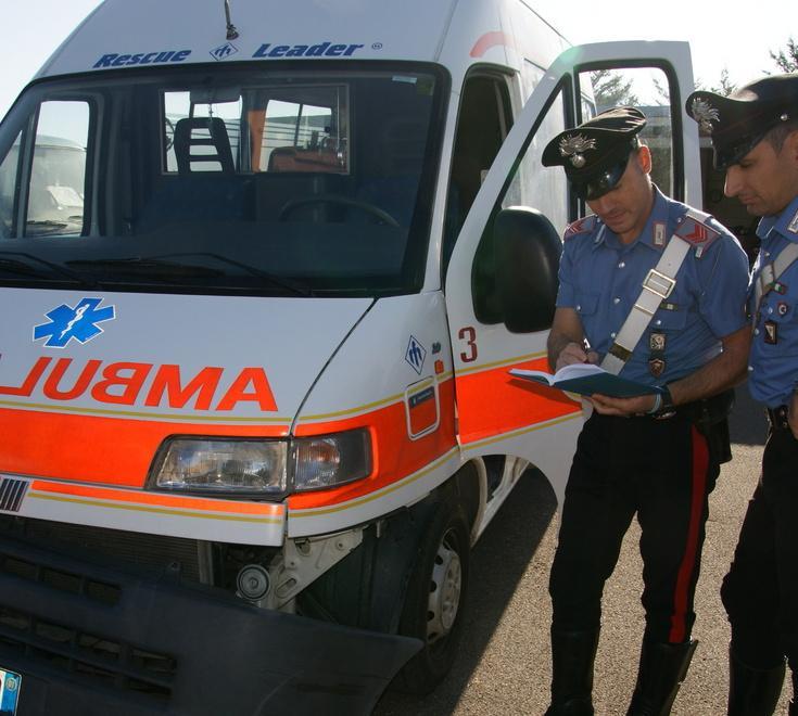 Inciampa e cade da 3 metri muore un veterinario 
