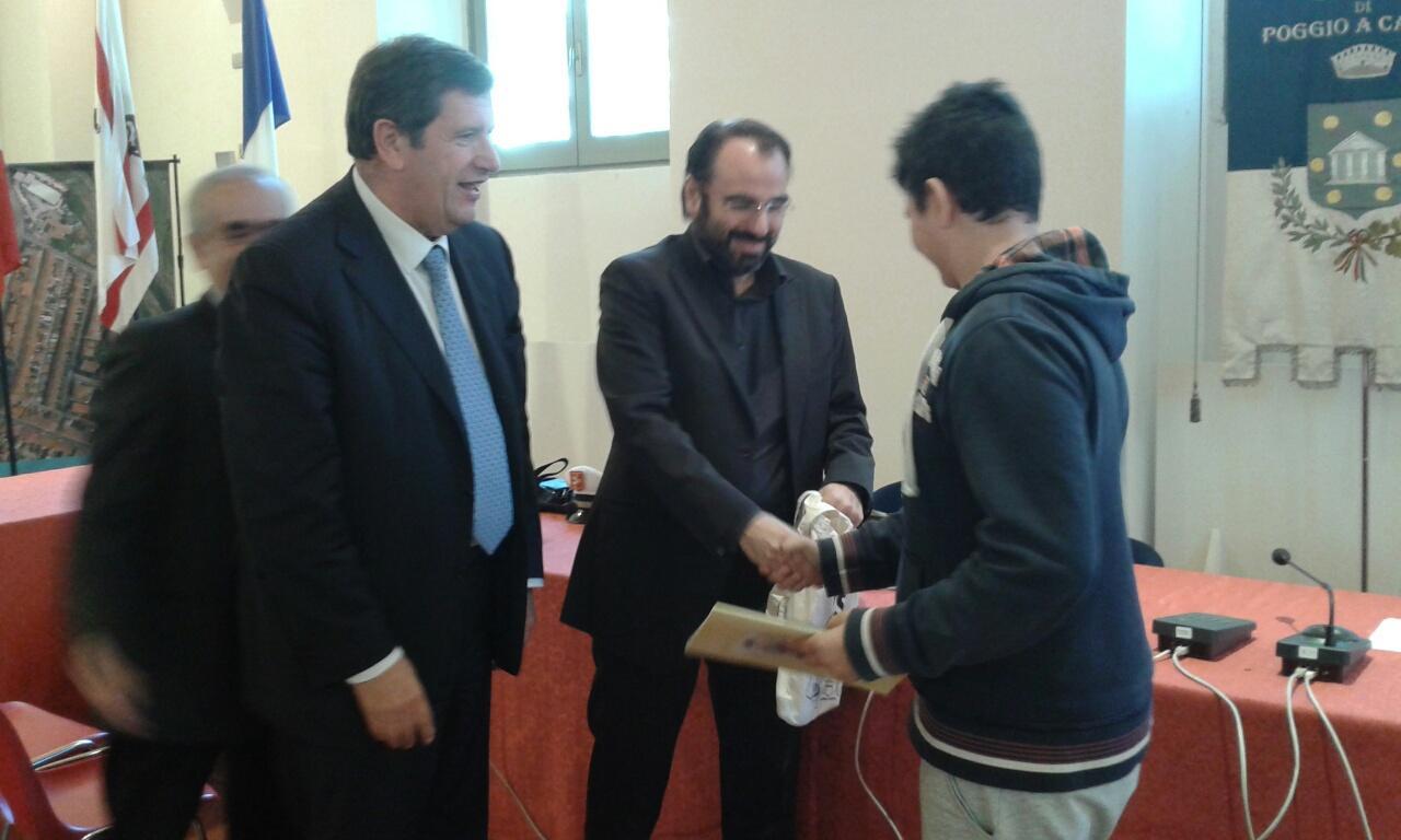 Coi cellulari filmano un reato, premiati dal Comune e Asm