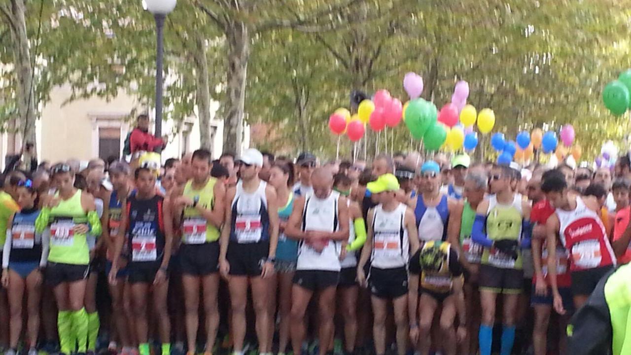 La partenza della Lucca Marathon (foto Vip)