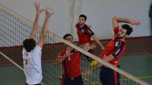 Giocatori della Solo Pellico Sassari in azione