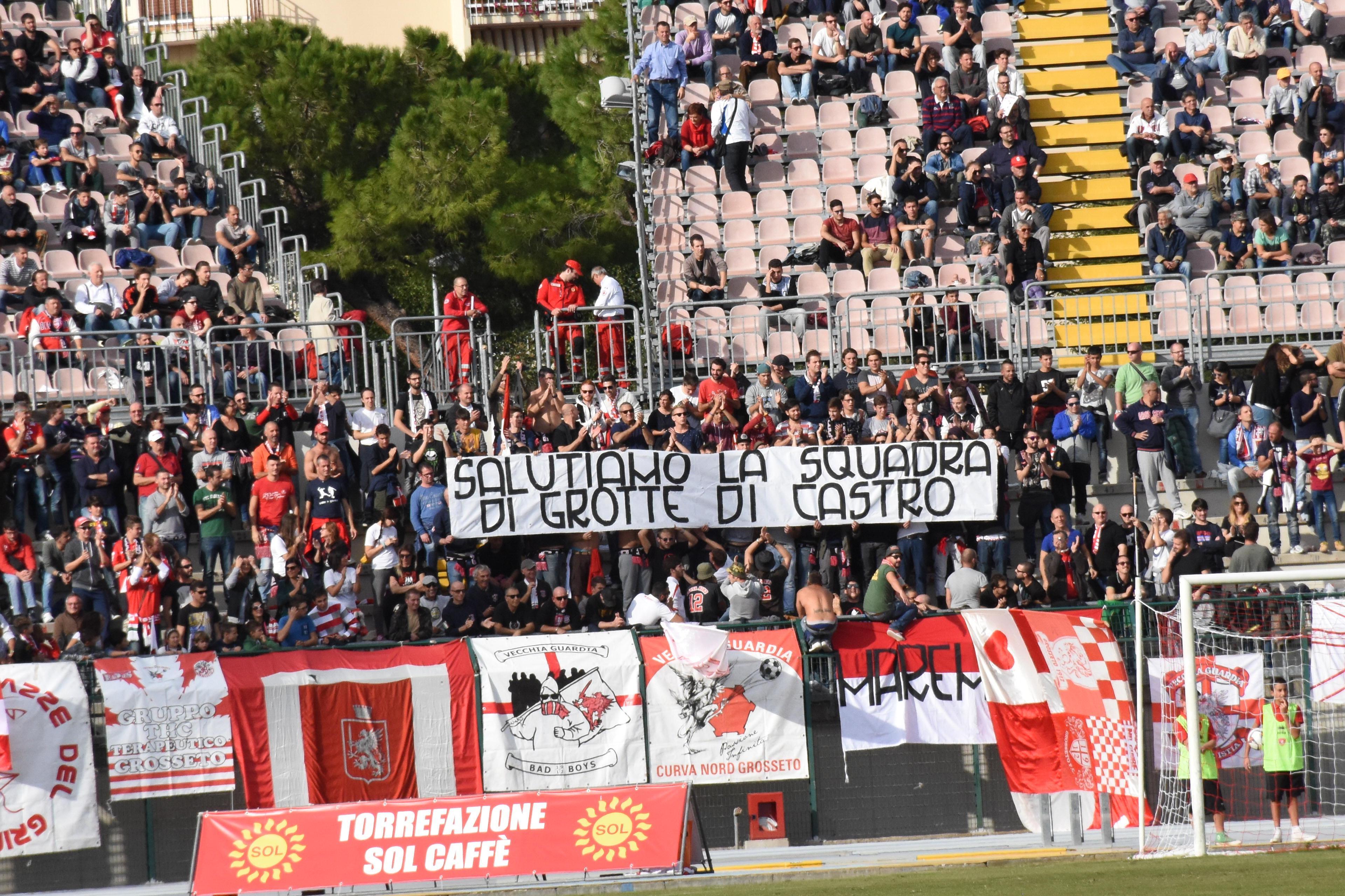 Finale: Grosseto-Viterbese 1-1, biancorossi in 10 per mezz'ora 