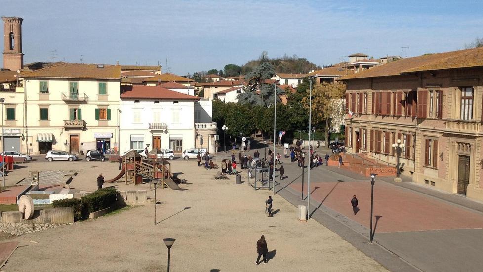 Schiaffi e spintoni a ragazzini sullo scuolabus al rientro a casa 