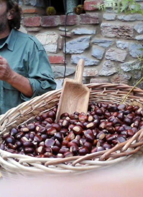 Poggio in festa con la “castagnata”